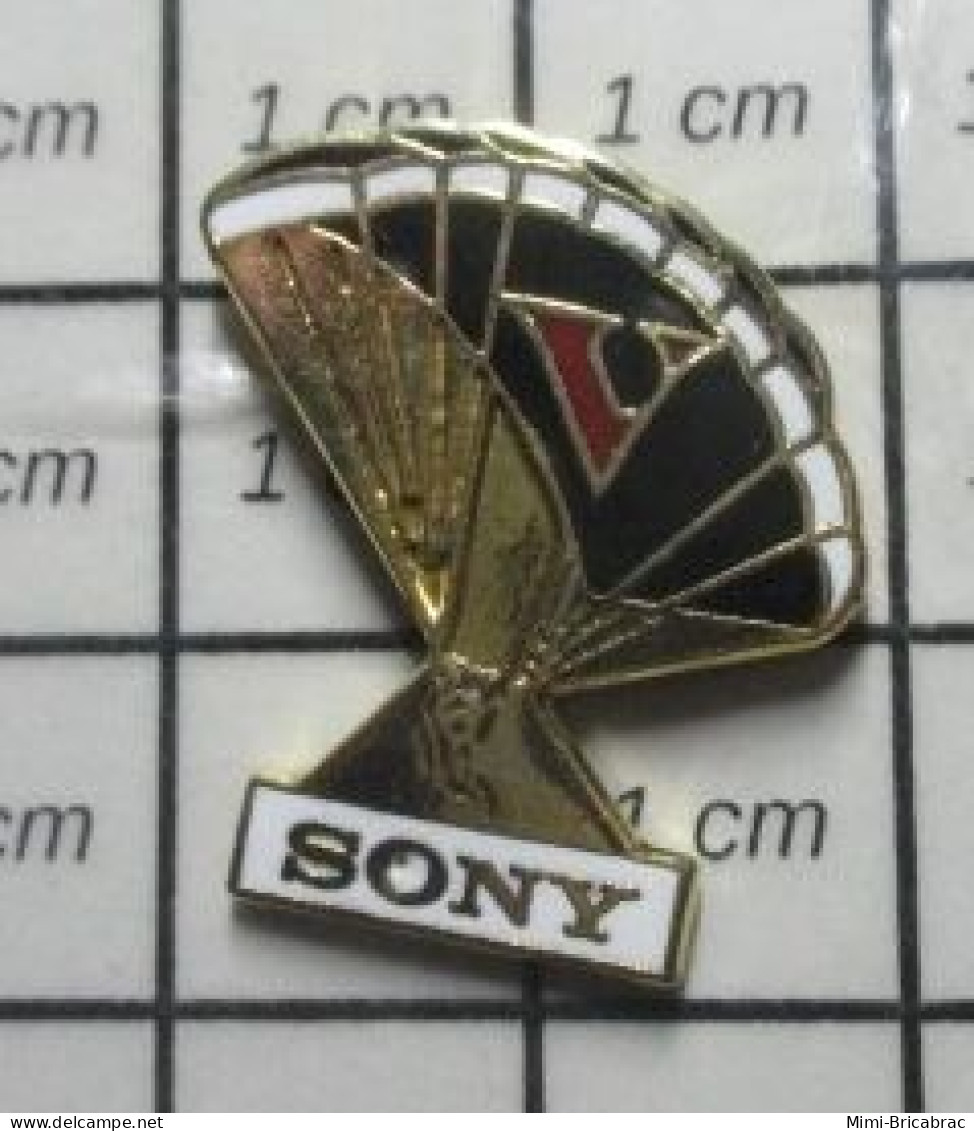 3117 Pin's Pins / Beau Et Rare / SPORTS / PARACHUTE PARACHUTISME SONY Sans Cher ! - Parachutting