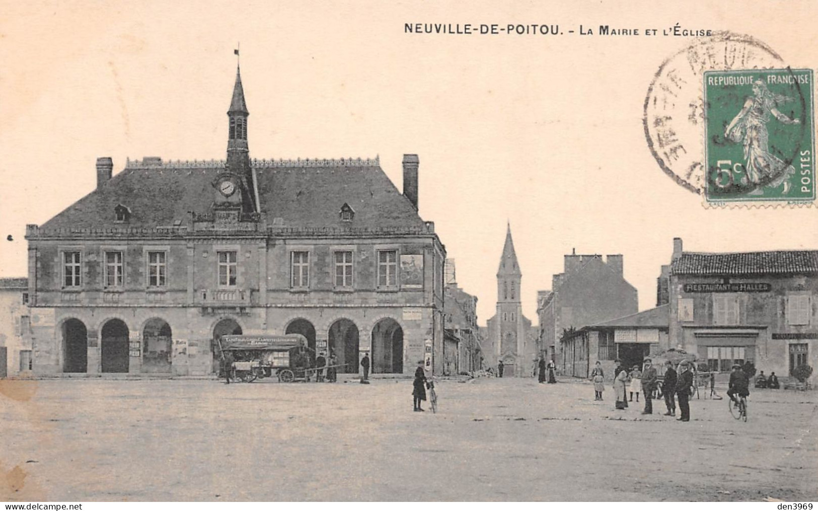 NEUVILLE-de-POITOU (Vienne) - La Mairie Et L'Eglise - Voyagé (2 Scans) Jeanne Geerts, Boulevard Des Marins à Châteauroux - Neuville En Poitou