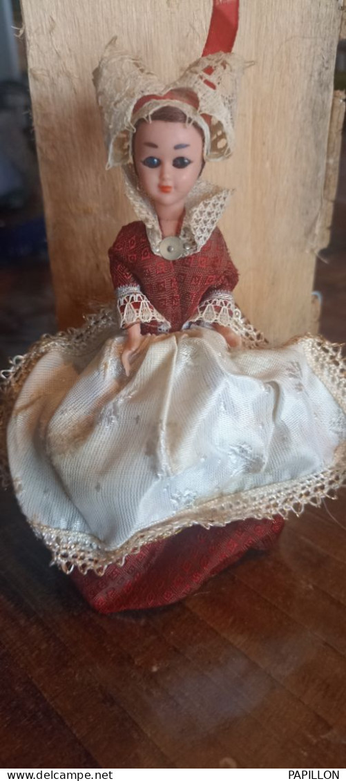 Poupée De Collection Bon Etat - Dolls