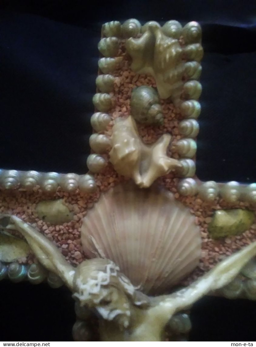 Crucifix Christ Handmade Mother-of-pearl Shells, Bone Figure - Art Religieux