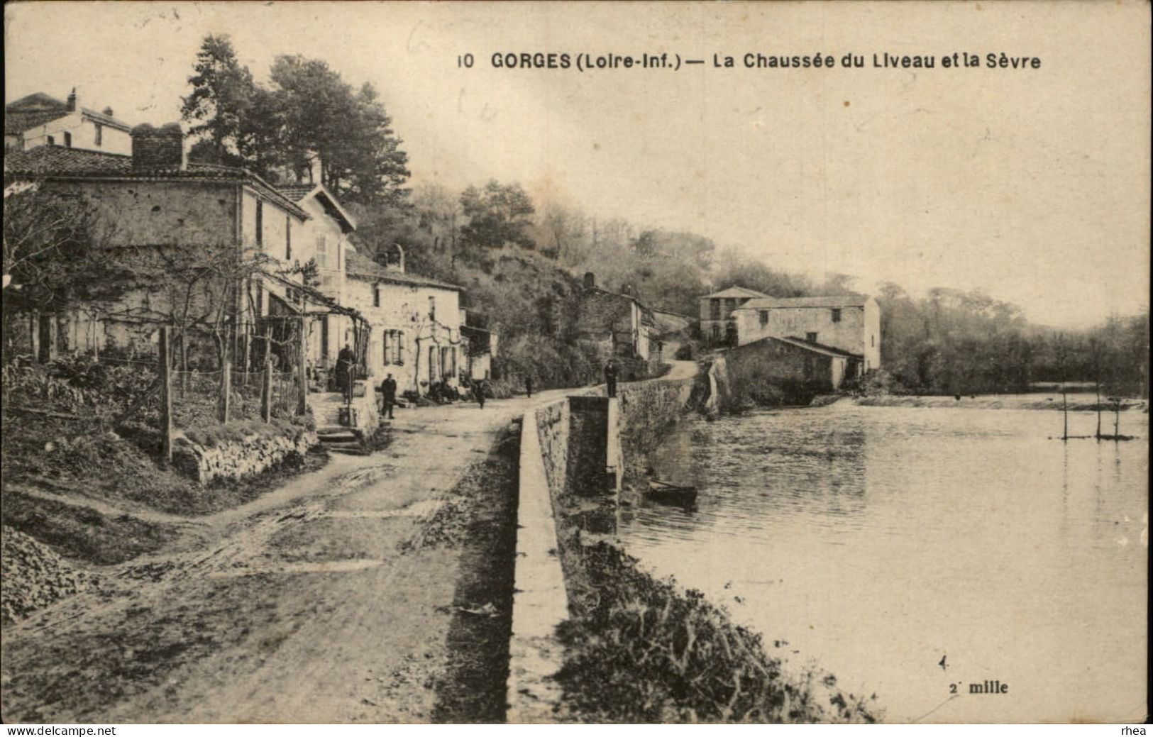 44 - GORGES - BOURG*CHAUSSEE DU LIVEAU ET LA SEVRE*3 CARTES - Gorges