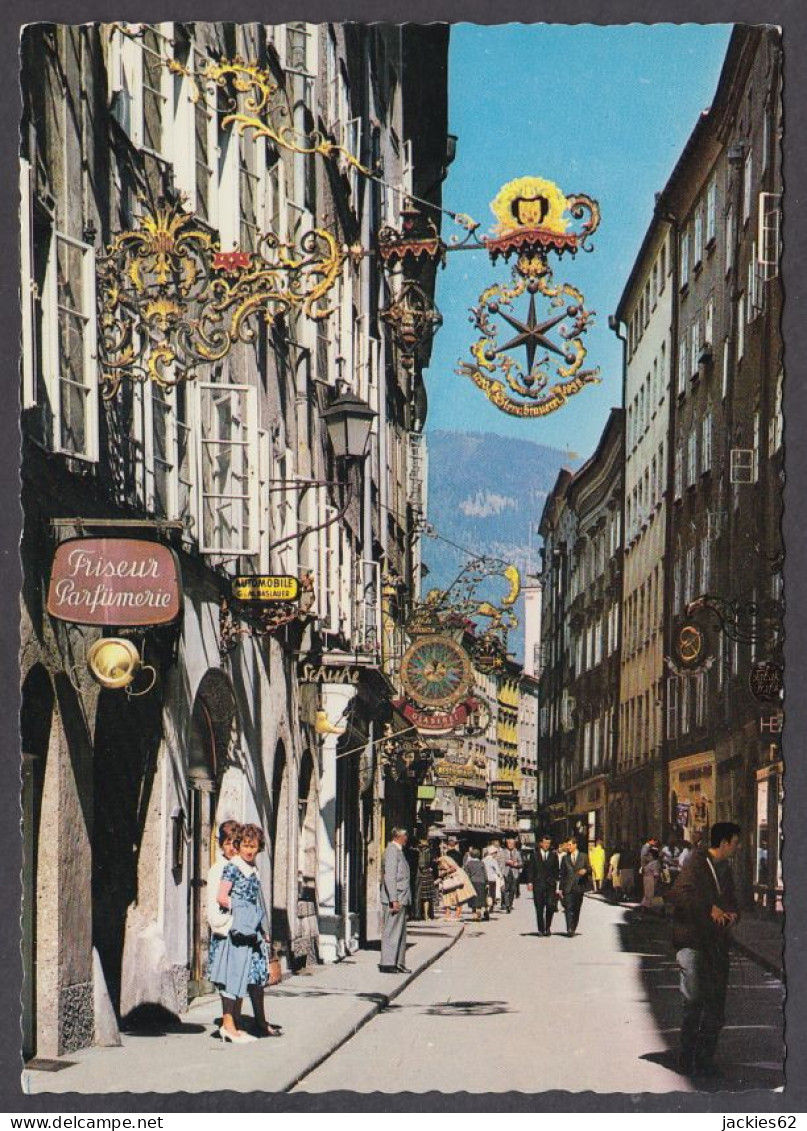 122427/ SALZBURG STADT, Getreidegasse Gegen Mönchsberg - Salzburg Stadt