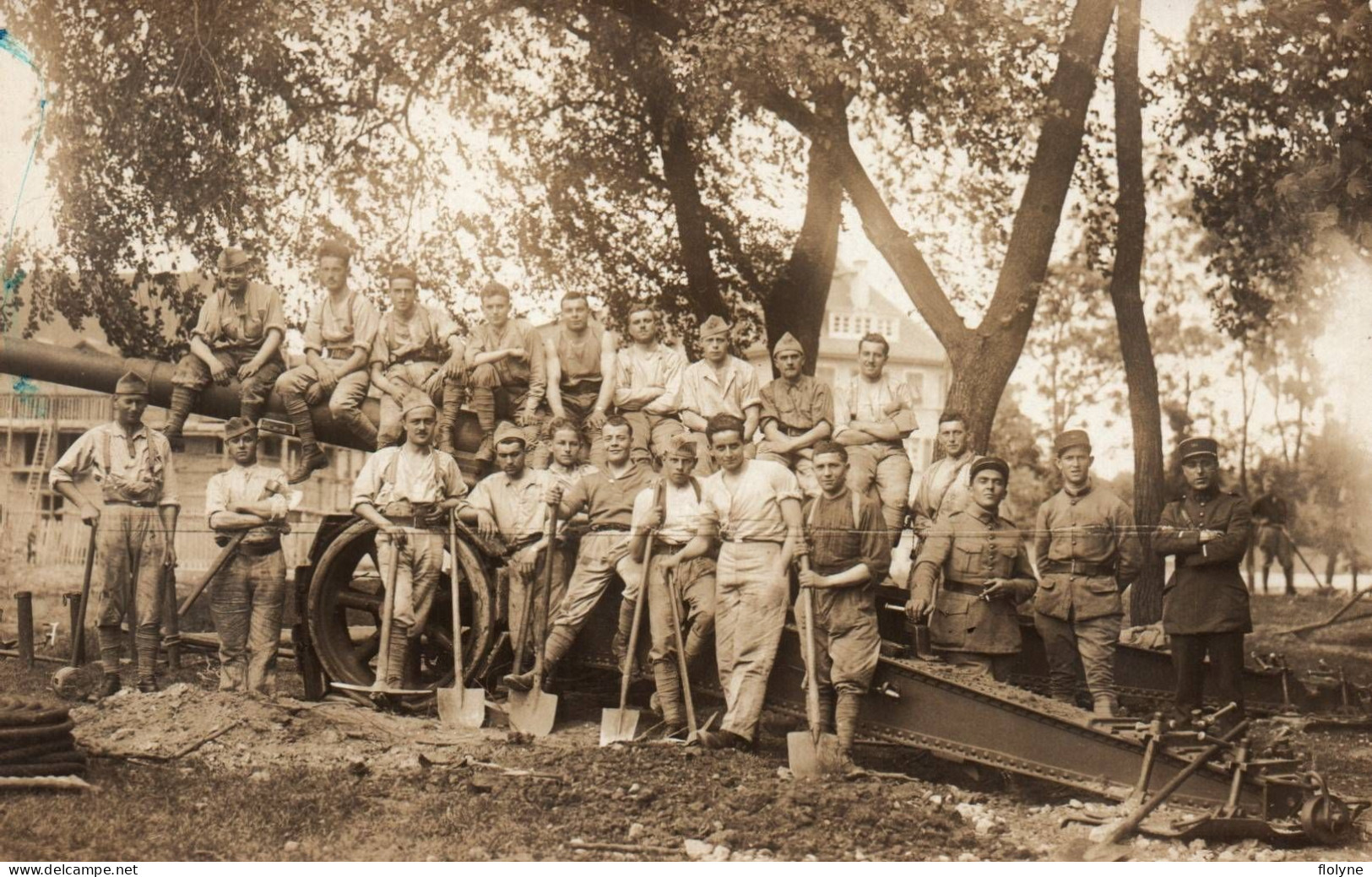 Militaria - Carte Photo - Groupe De Soldats Militaires En Manœuvres A MAYENCE - Canon Armement Arme - 1927 - Régiments