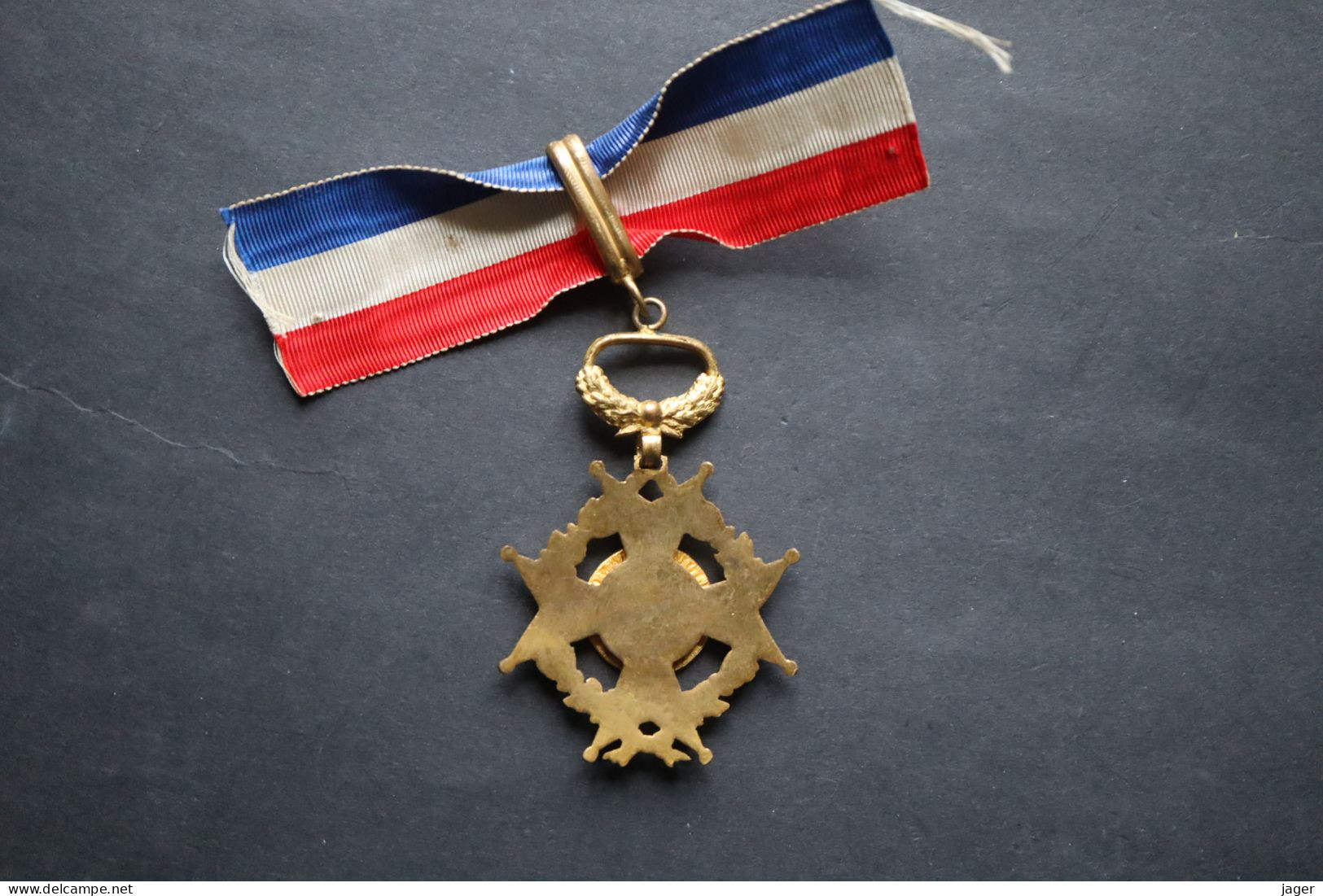 Ordre Médaille France   à Identifier  Commandeur  République Française - Frankrijk