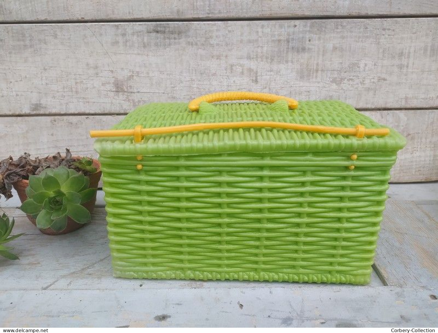 Ancien Jouet Plage Panier Goûter Plastique Jaune ou Vert Vintage