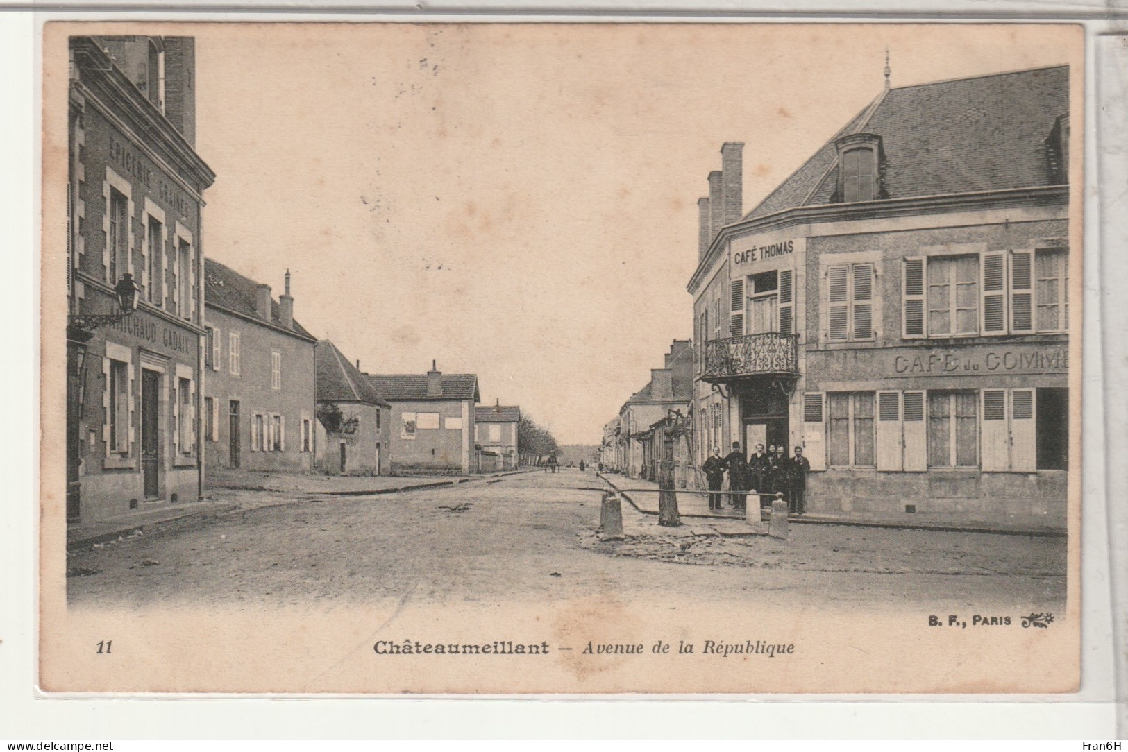 18 - CHATEAUMEILLANT - Avenue De La République Animée - Café Du Commerce - Châteaumeillant