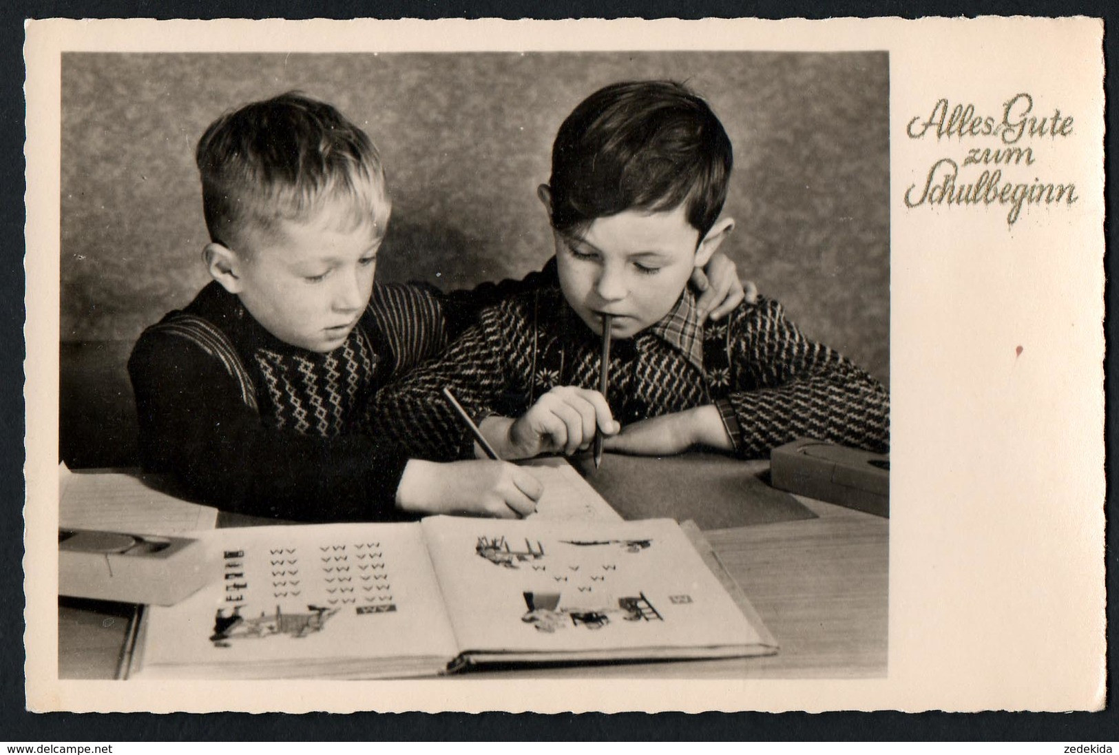 A4812 - Glückwunschkarte Schulanfang -  Schule Lernen Mode Frisur - Klassenzimmer - Neubert DDR 1956 - Einschulung