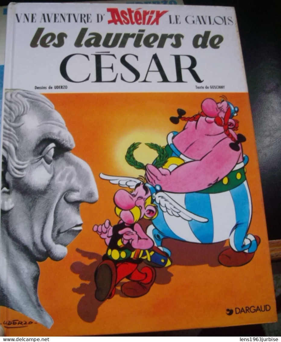 Astérix  , Les Lauriers De César , Uderzo - Goscinny , Dargaud  ( 1995 ) - Astérix