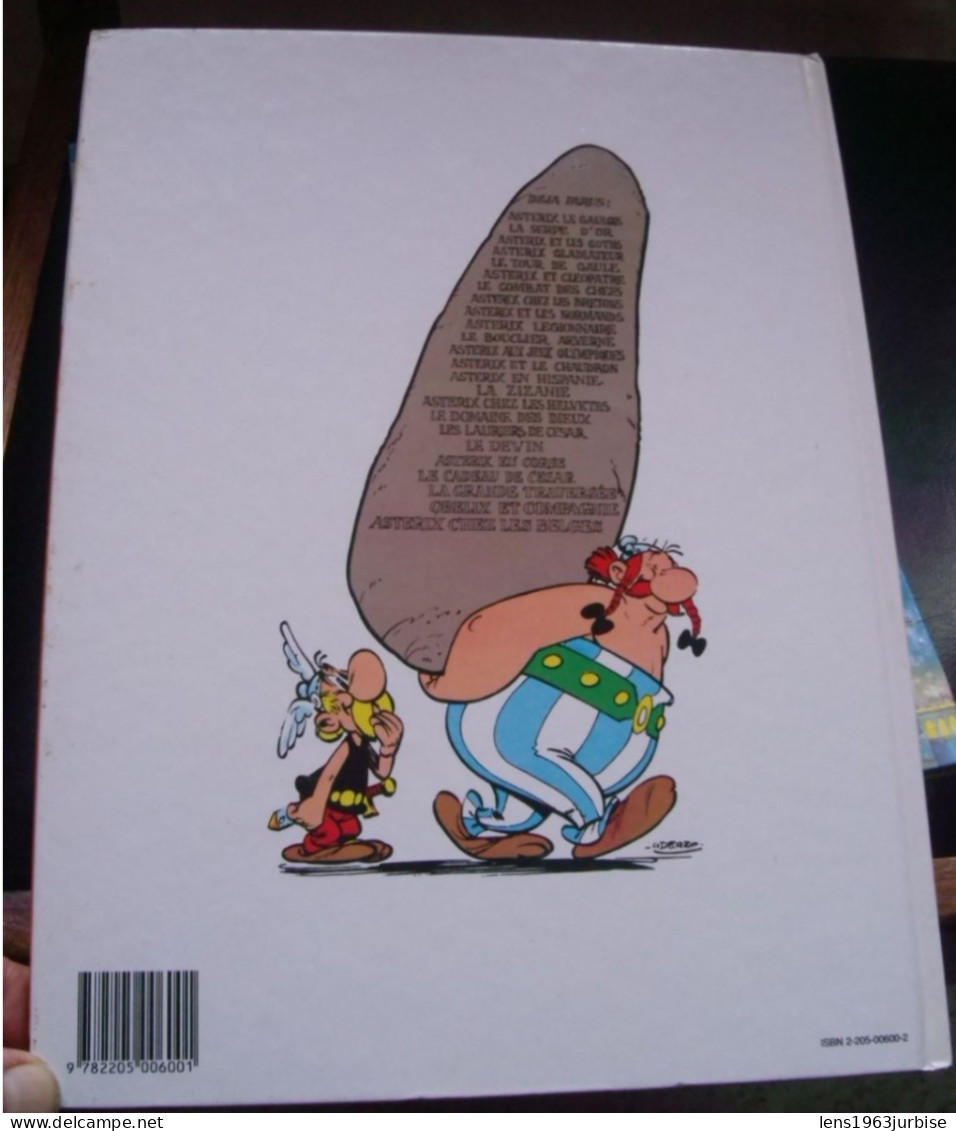 Astérix  , Les Lauriers De César , Uderzo - Goscinny , Dargaud  ( 1995 ) - Astérix