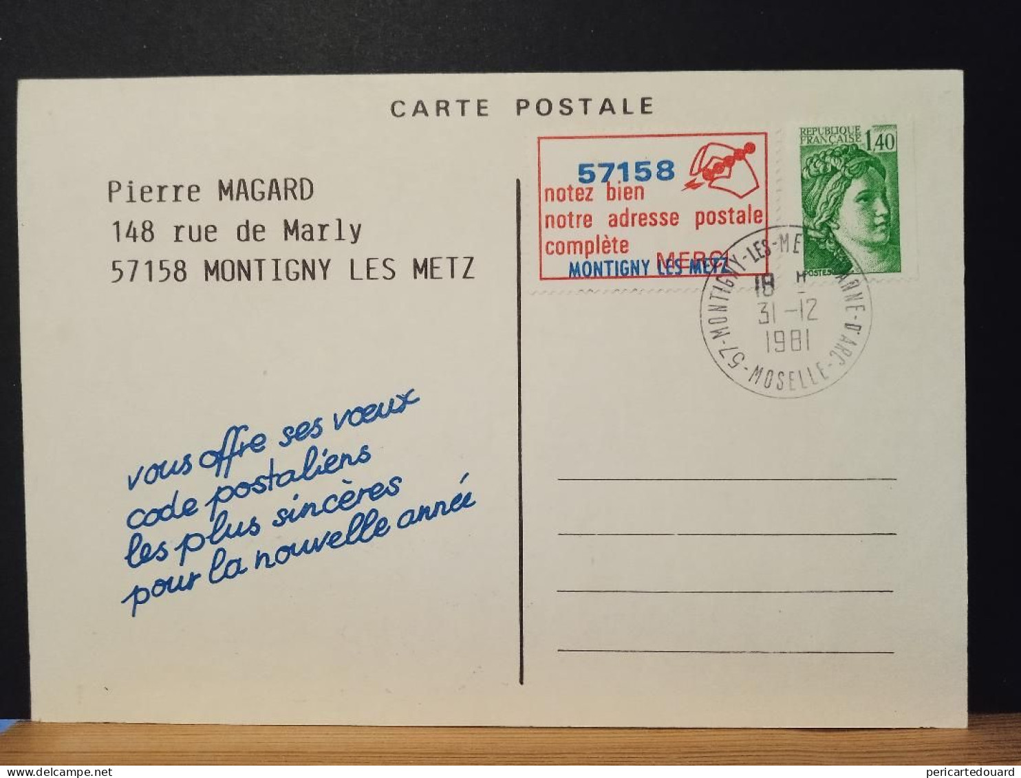 Code Postal, Carte Postale Repiquée De Voeux 1982 Avec Sabine De Gandon 2157 Et Vignette 57158 METZ - Brieven En Documenten