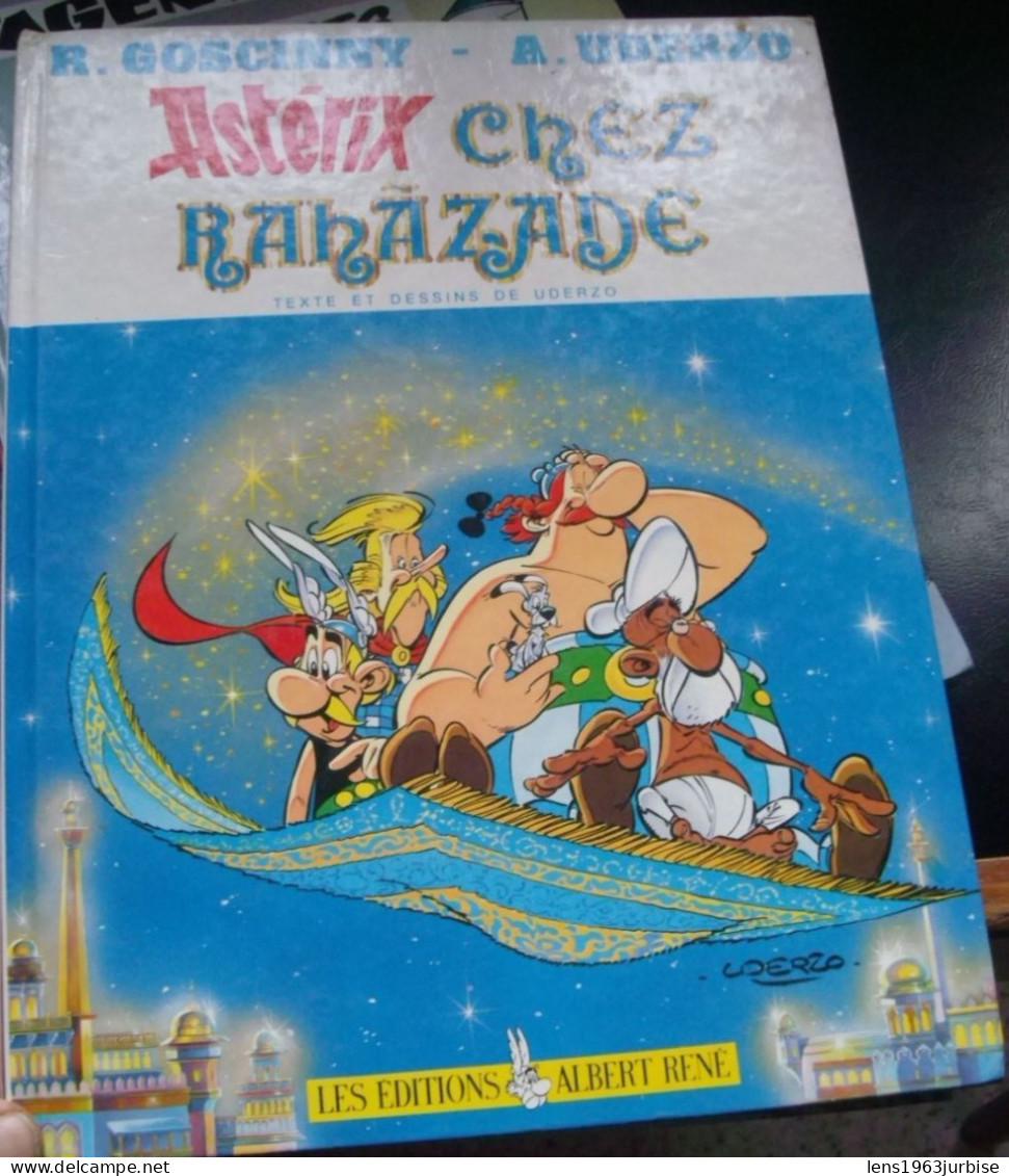 Astérix  , Les Lauriers De César , Uderzo - Goscinny , Editions Albert René   ( 1993 ) - Asterix