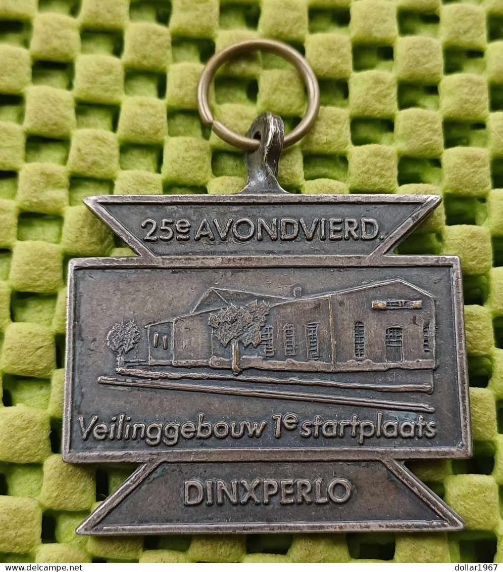 Medaille -  25 E. Avondvierdaagse Dinxperlo - Veilinggebouw 1e. Startplaats-  Original Foto  !!  Medallion  Dutch - Andere & Zonder Classificatie