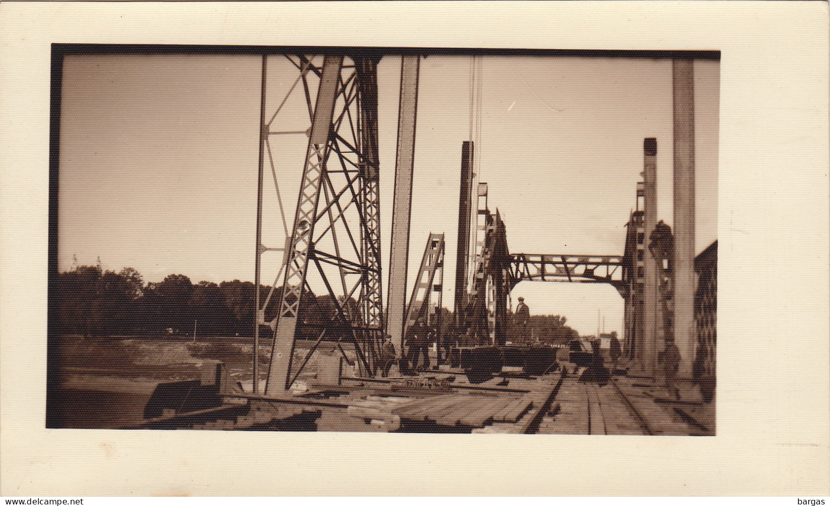 1932 Carte Photo Lettonie Travaux Du Pont Sur Le Fleuve Daugava à Daugavpils équipe De Niçaise Delcuve La Louvière - Lettonie