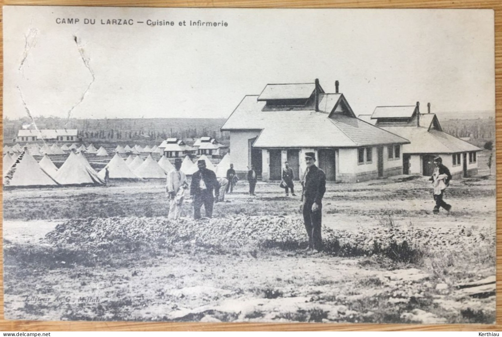 Camp Du Larzac. 3 CPA - Vue Panoramique Et Générale Du Camp ; Cuisine Et Infirmerie; La Sieste - La Cavalerie