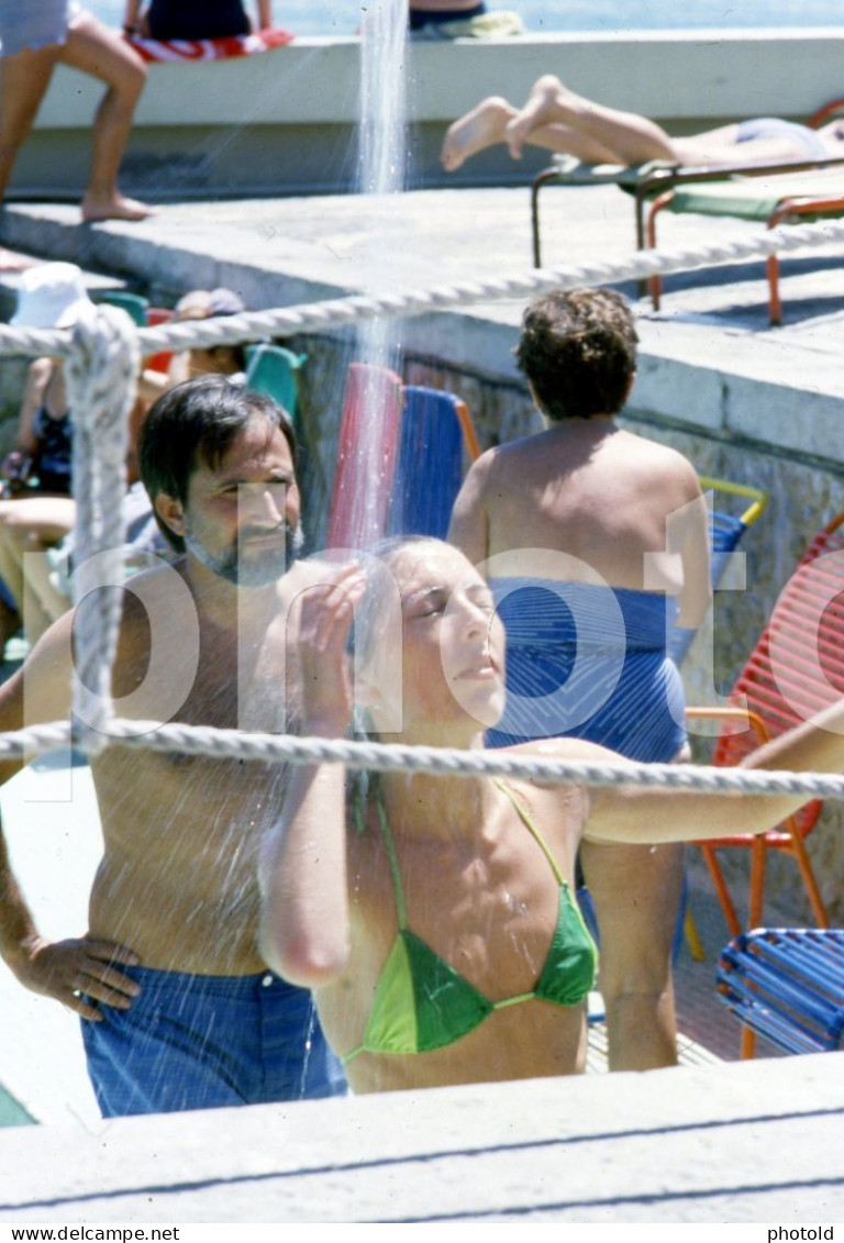 1984 BIKINI GIRL SHOWER BEACH AMATEUR 35mm DIAPOSITIVE SLIDE Not PHOTO No FOTO NB3897 - Diapositives