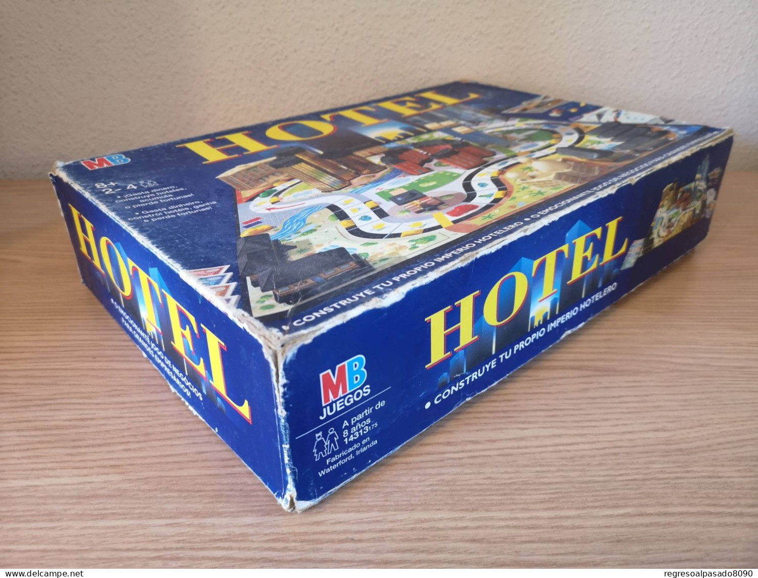 Juego de mesa Hotel de MB del año 1996 completo con las farolas