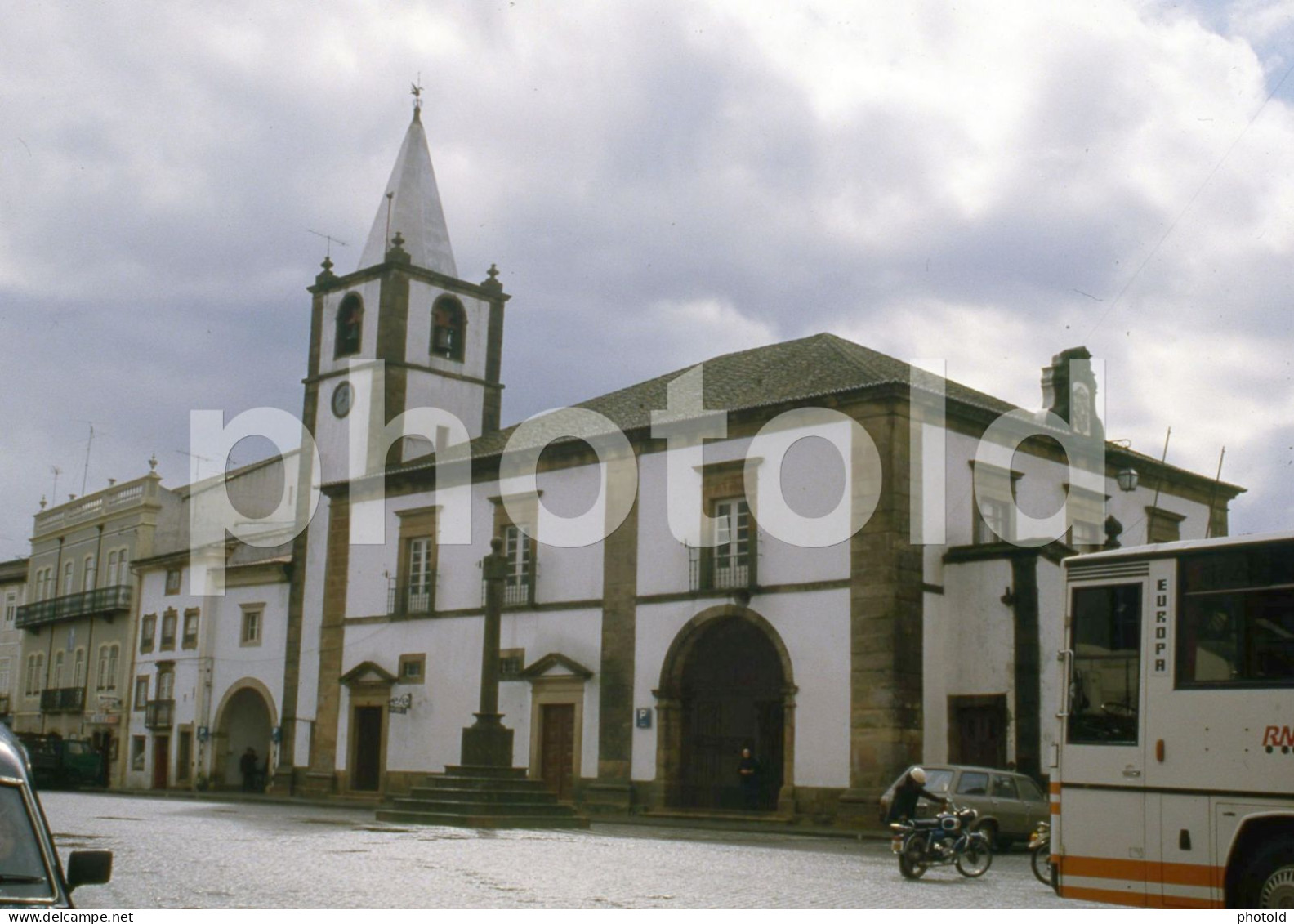 1977 BUS AUTOCARRO CASTELO DE VIDE ALENTEJO PORTUGAL 35mm AMATEUR DIAPOSITIVE SLIDE Not PHOTO No FOTO NB3909 - Diapositives