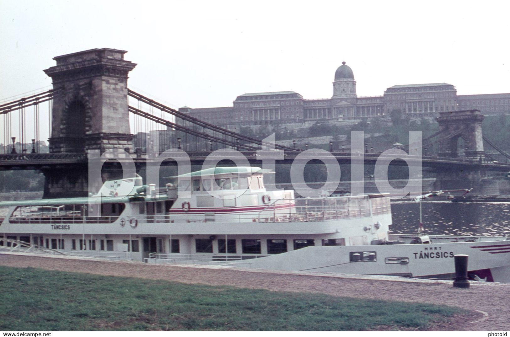 1977  BOAT BUDAPEST  HUNGARY 35mm AMATEUR DIAPOSITIVE SLIDE Not PHOTO No FOTO NB3917 - Diapositives