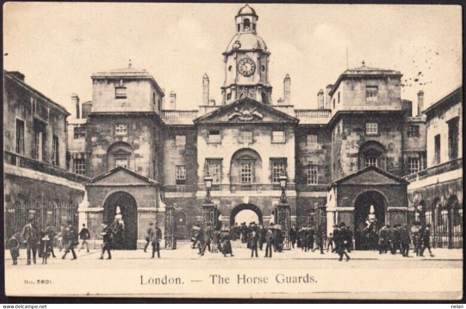 LONDON - THE HORSE GUARDS - Buckingham Palace