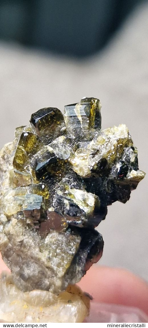 Vesuvianite   Cristalli Perfetti lucenti Collezione 5,83  gr 2,8 Cm Bellecombe AO Italia vesuviana