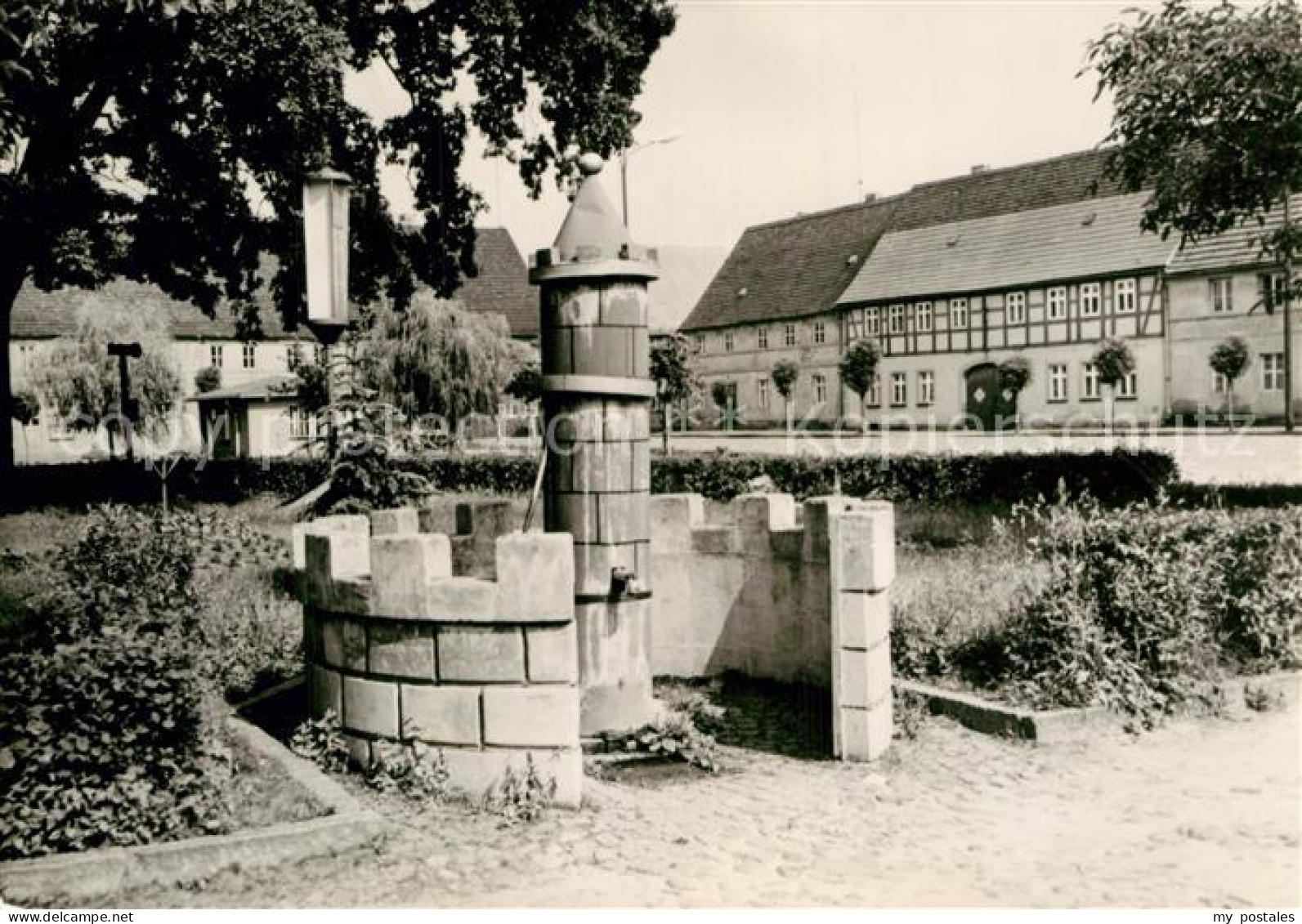 72972388 Uebigau-Wahrenbrueck Marktplatz Brunnen Uebigau-Wahrenbrueck - Wahrenbrueck