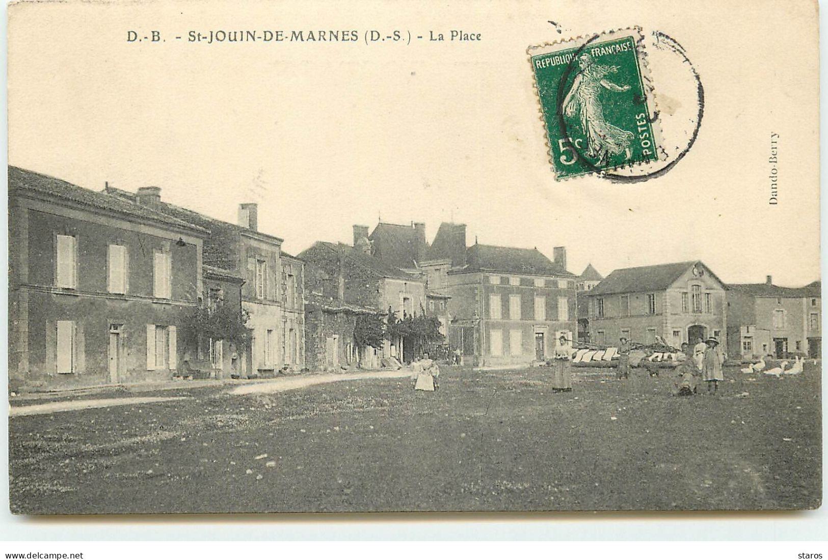 SAINT-JOUIN DE MARNES - La Place - Saint Jouin De Marnes