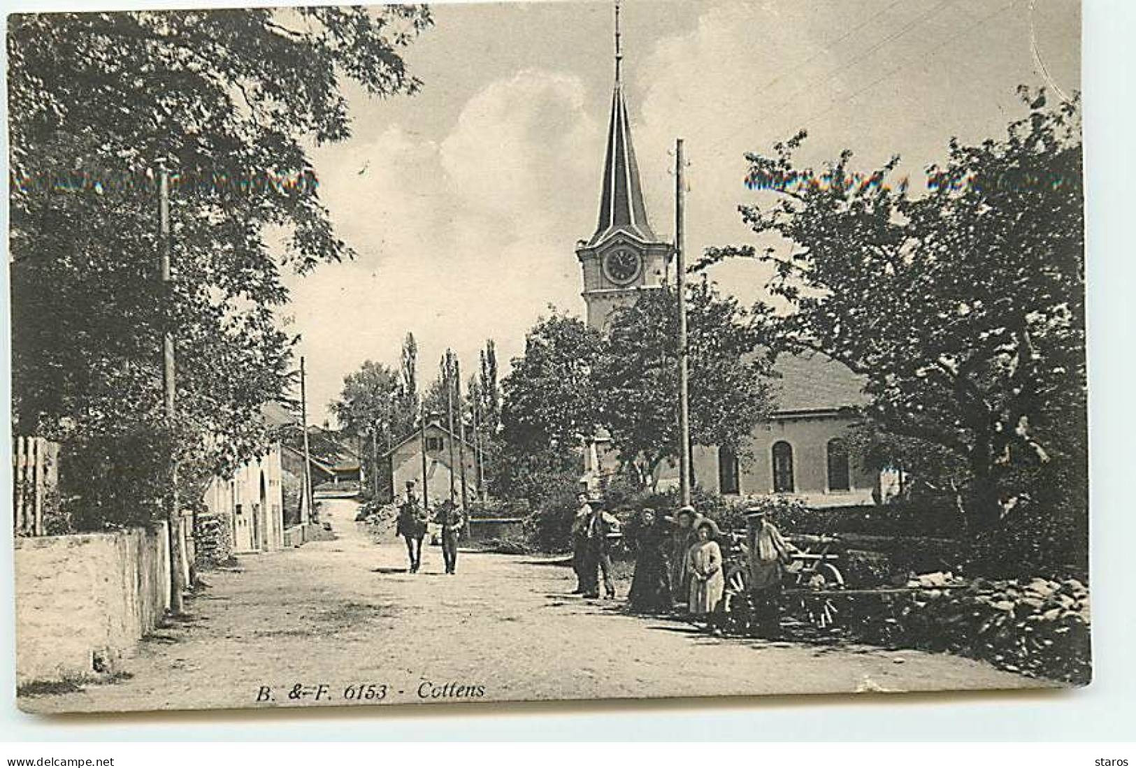 Suisse - COTTENS - Une Rue, Avec Une église - Cottens