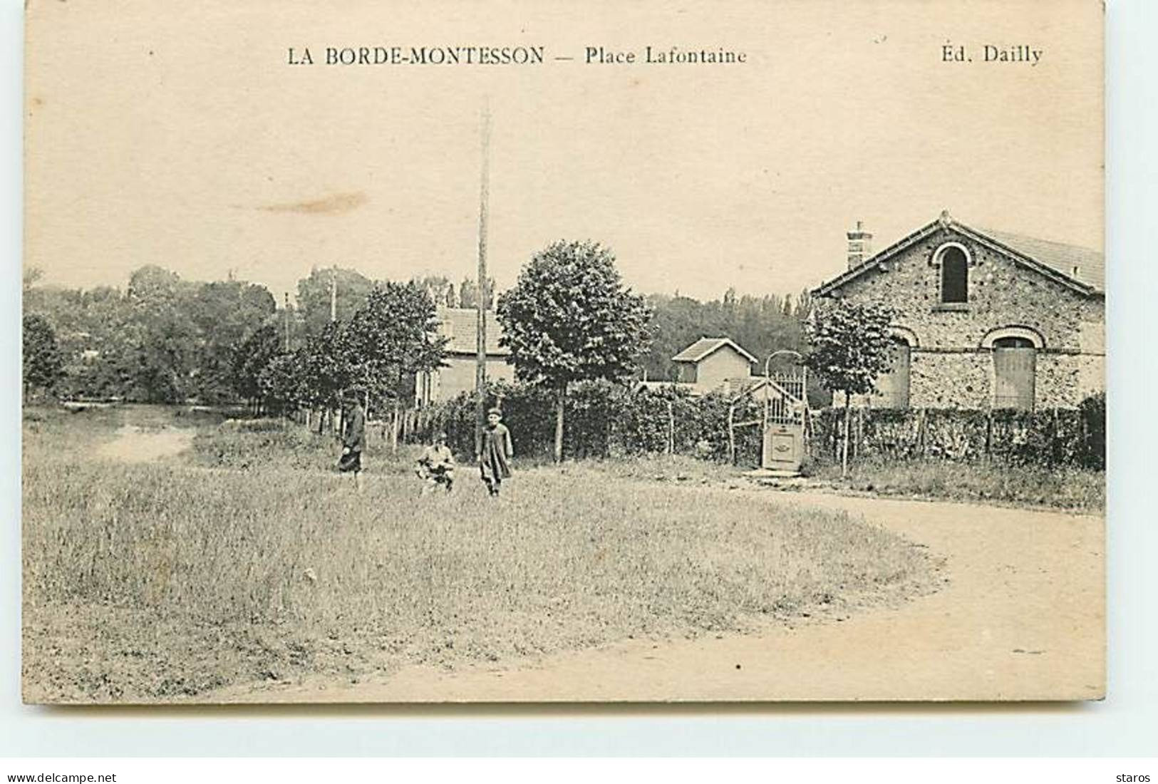 LA BORDE-MONTESSON - Place Lafontaine - Montesson