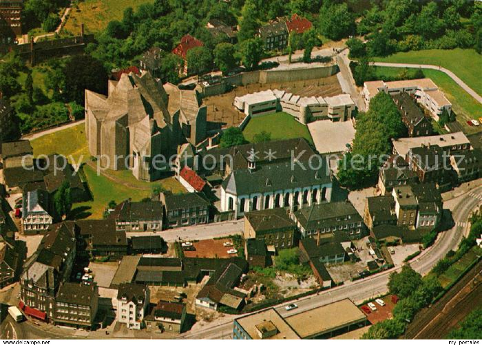 72957066 Neviges Velbert Neue Wallfahrtskirche Mit Pilgerzentrum Fliegeraufnahme - Velbert