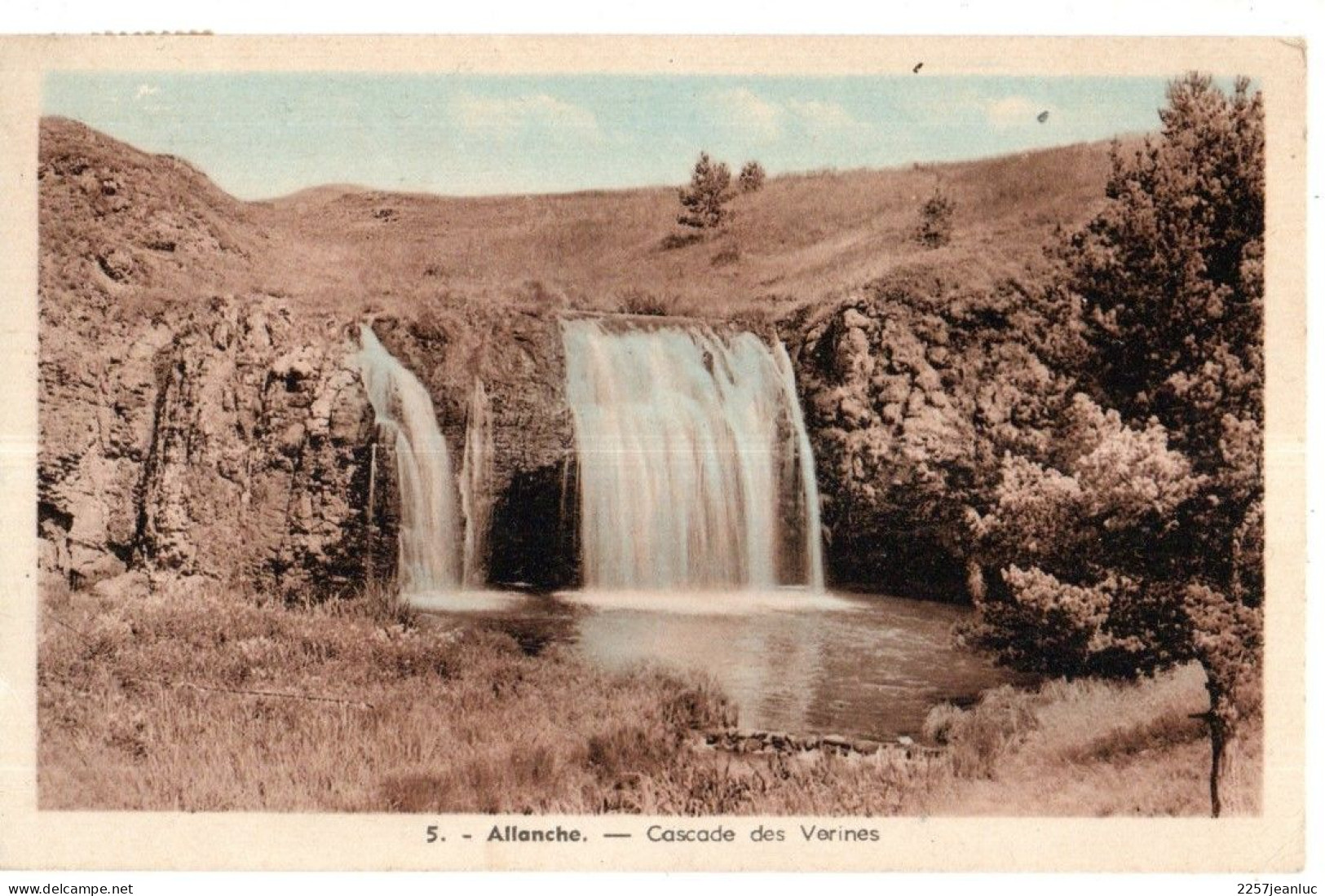 CP 15 Allanche * Cascade Des Verines Dos Oblitération Et Timbre De 1948 - Allanche