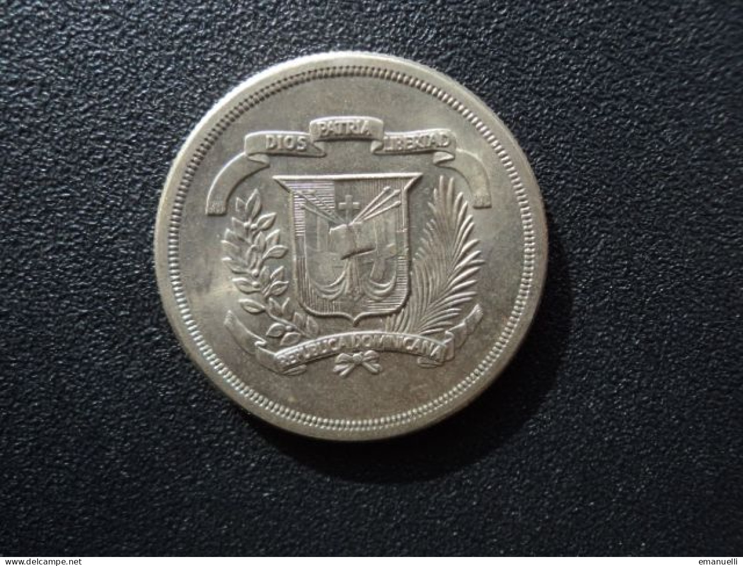 RÉPUBLIQUE DOMINICAINE * :1/2 PESO   1979  KM 52     SUP+/SUP - Dominicaine