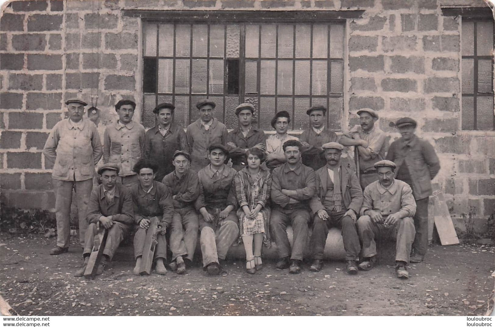 CARTE PHOTO GROUPE D'OUVRIERS - To Identify