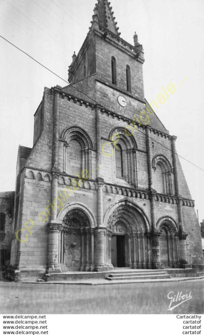 17.  PONT L'ABBE D'ARNOULT .  Façade De L'Eglise . - Pont-l'Abbé-d'Arnoult