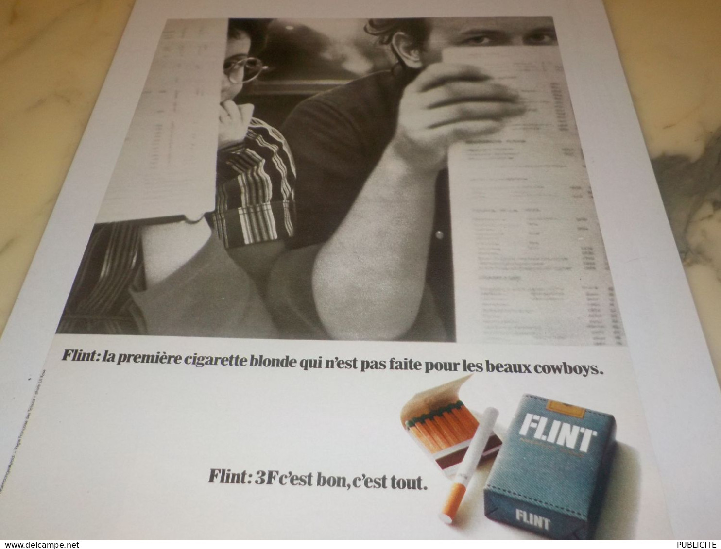 ANCIENNE  PUBLICITE  PAS FAITES POUR LES BEAUX COWBOYS CIGARETTE FLINT  1972 - Andere & Zonder Classificatie