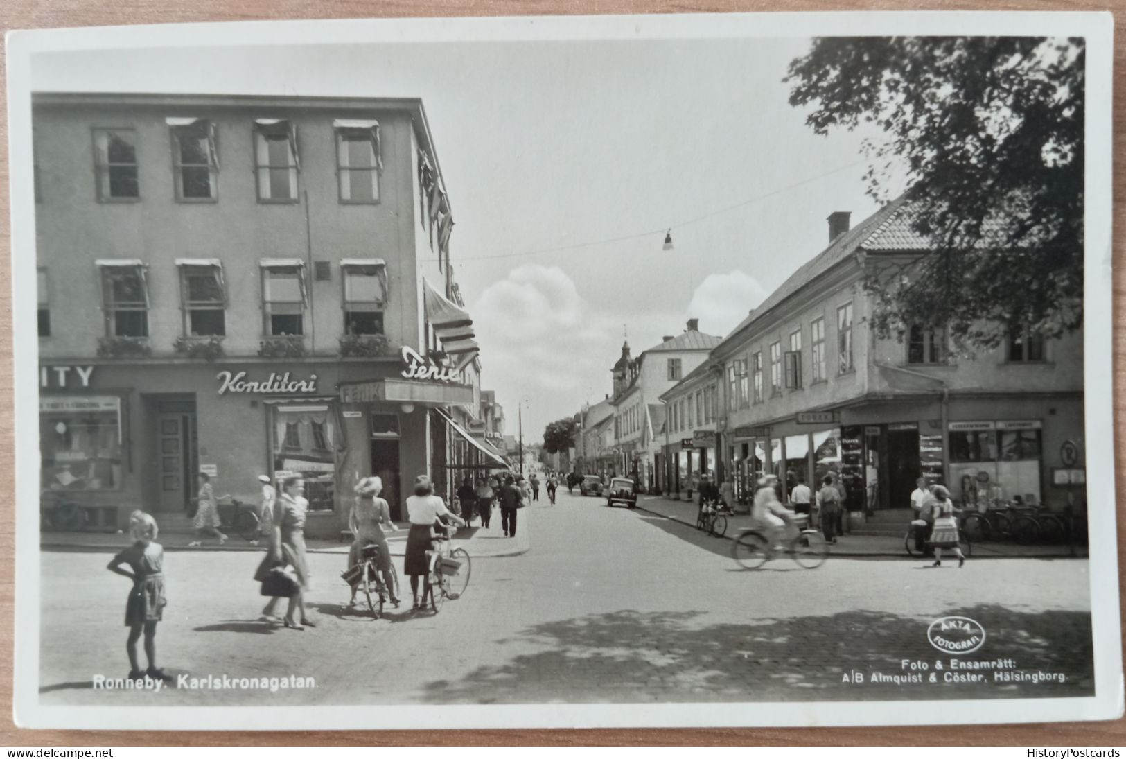 Ronneby, Karlskronagatan, Konditorei, Autos, Ca. 1955 - Zweden