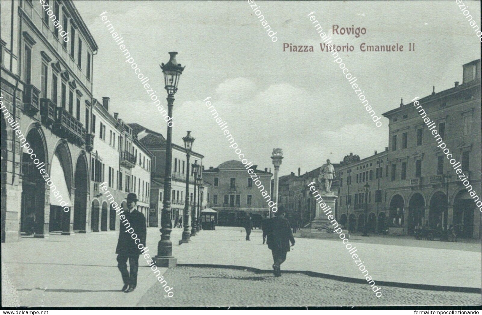 Cn133 Cartolina Rovigo  Citta' Piazza Vittorio Emanuele II Scollata - Rovigo