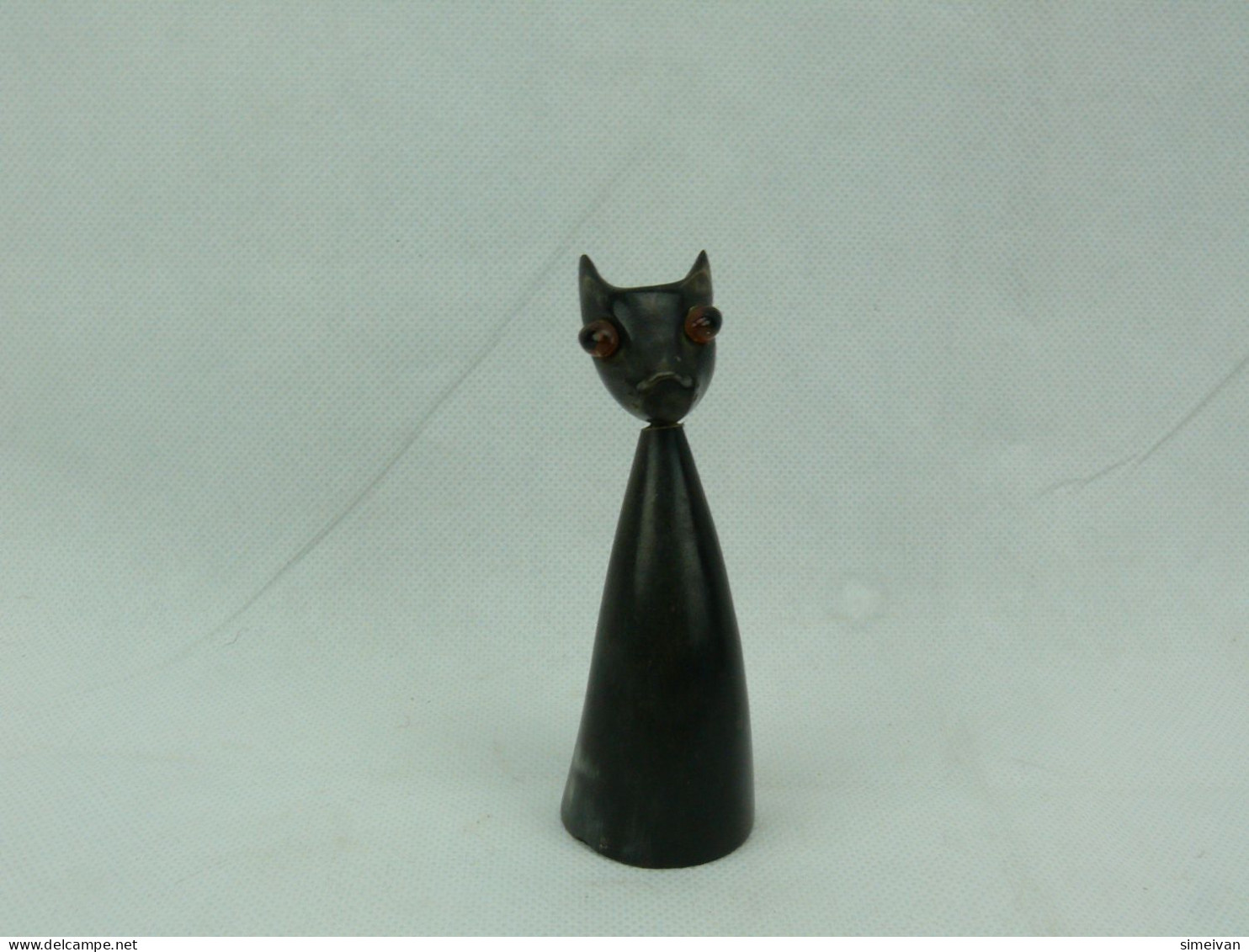 Vintage Decor Horn Cat Figurine Hand Carved Sculpmal Figure #2281 - Other & Unclassified