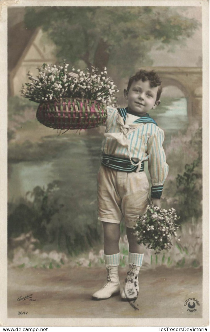 ENFANT - Petit Garçon Avec Des Fleurs - Paniers De Fleurs - Tenue De Marin - Carte Postale Ancienne - Autres & Non Classés