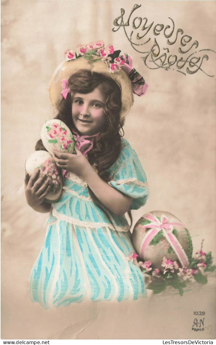 ENFANT - Joyeuses Pâques - Fillette Avec Des Oeufs De Pâques - Fleurs - Carte Postale Ancienne - Altri & Non Classificati