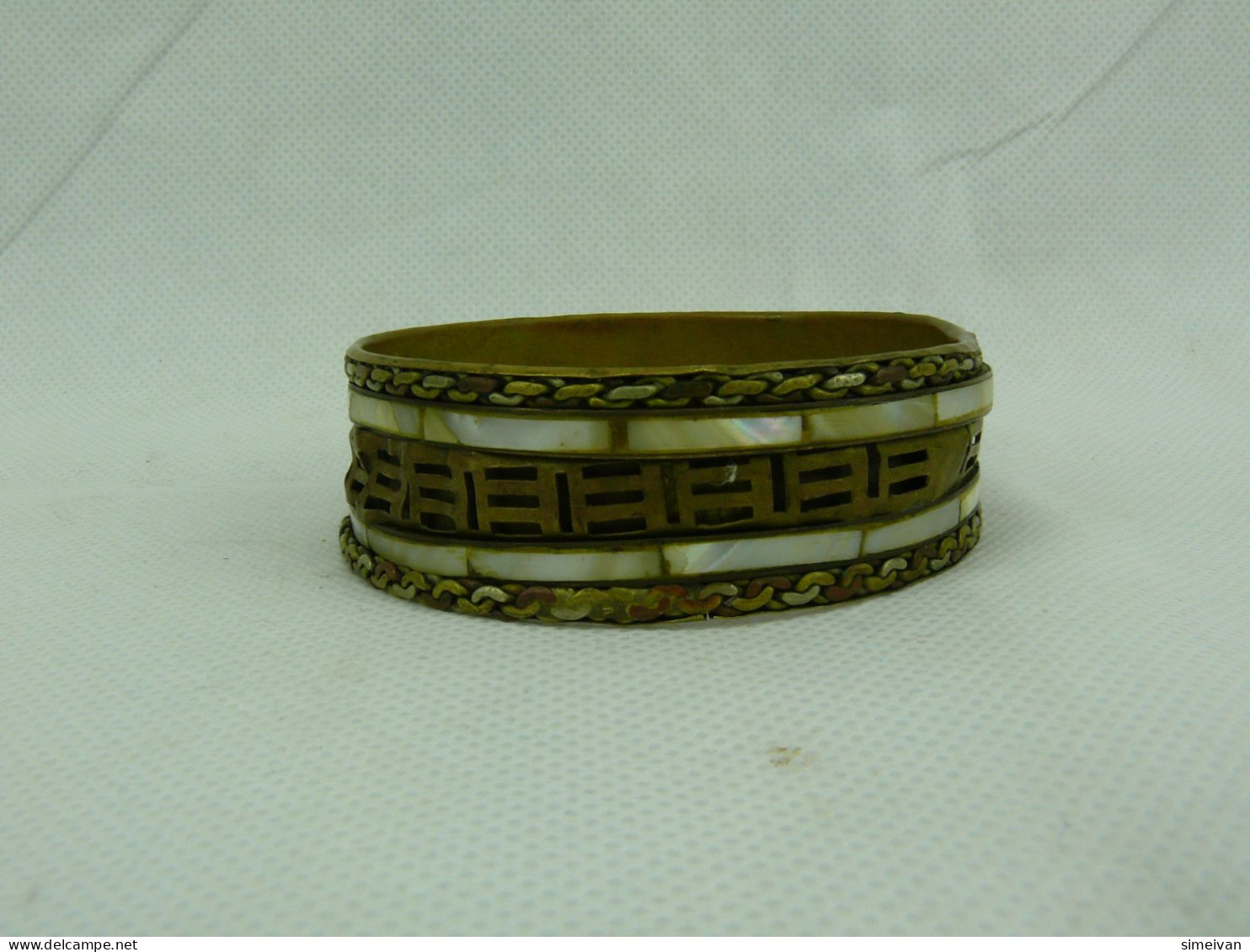 Beautiful Vintage Brass Bracelet With Inlaid Mother Of Pearl #2292 - Armbänder
