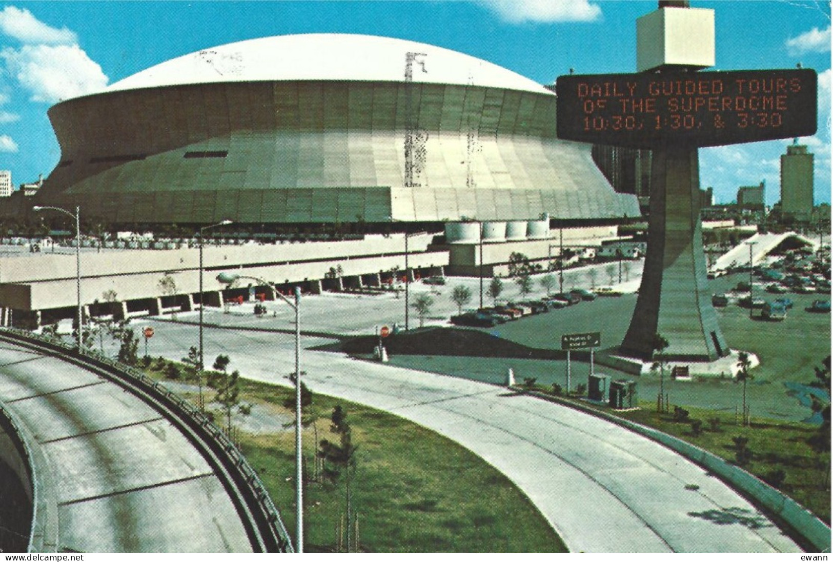 Etats-Unis - Carte Postale - Louisiana Superdome, New Orleans, Postée Du Porte-Hélicoptère Jeanne D'Arc - New Orleans