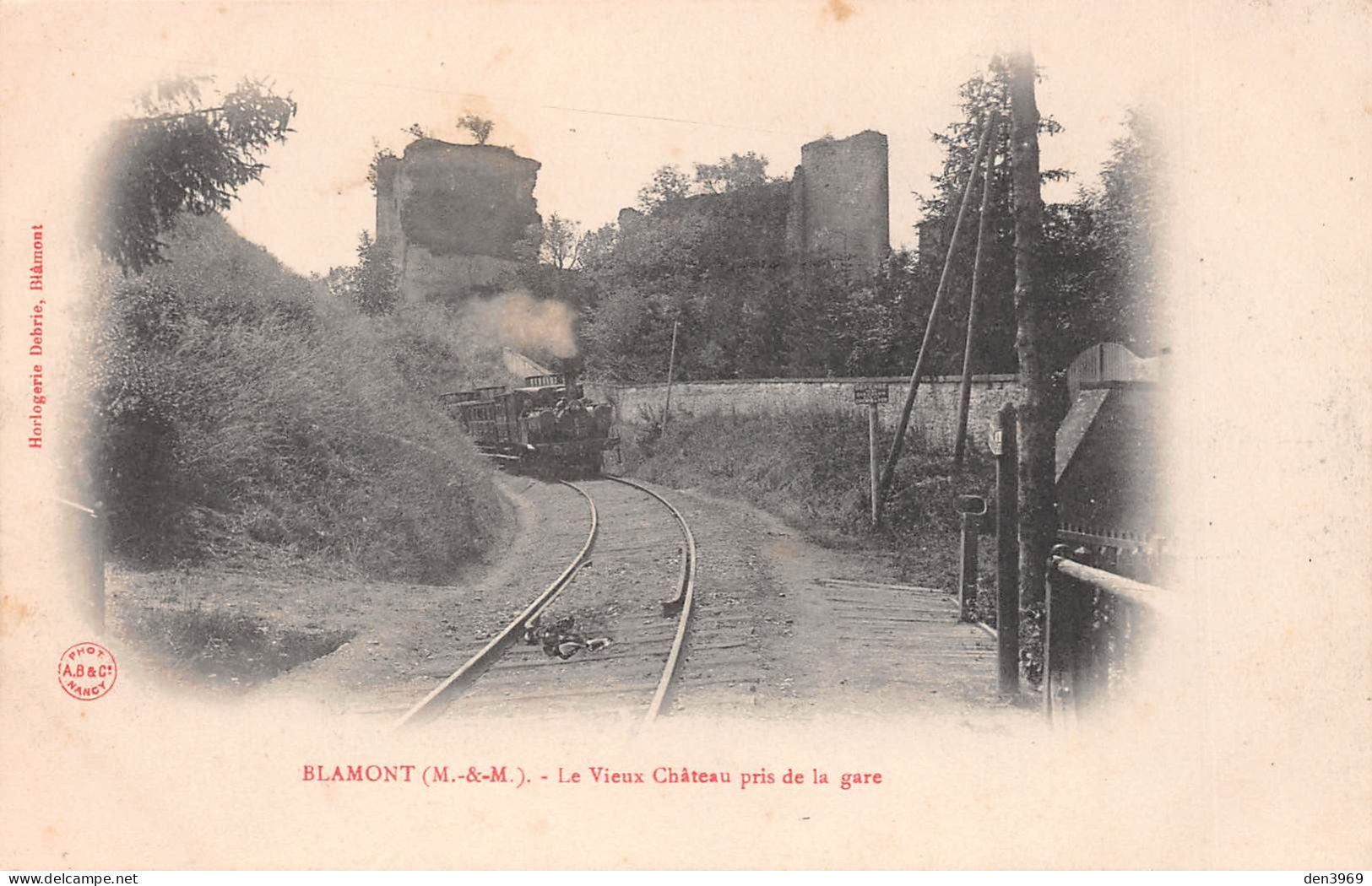 BLAMONT (Meurthe-et-Moselle) - Le Vieux Château Pris De La Gare - Passage Du Train - Précurseur - Blamont