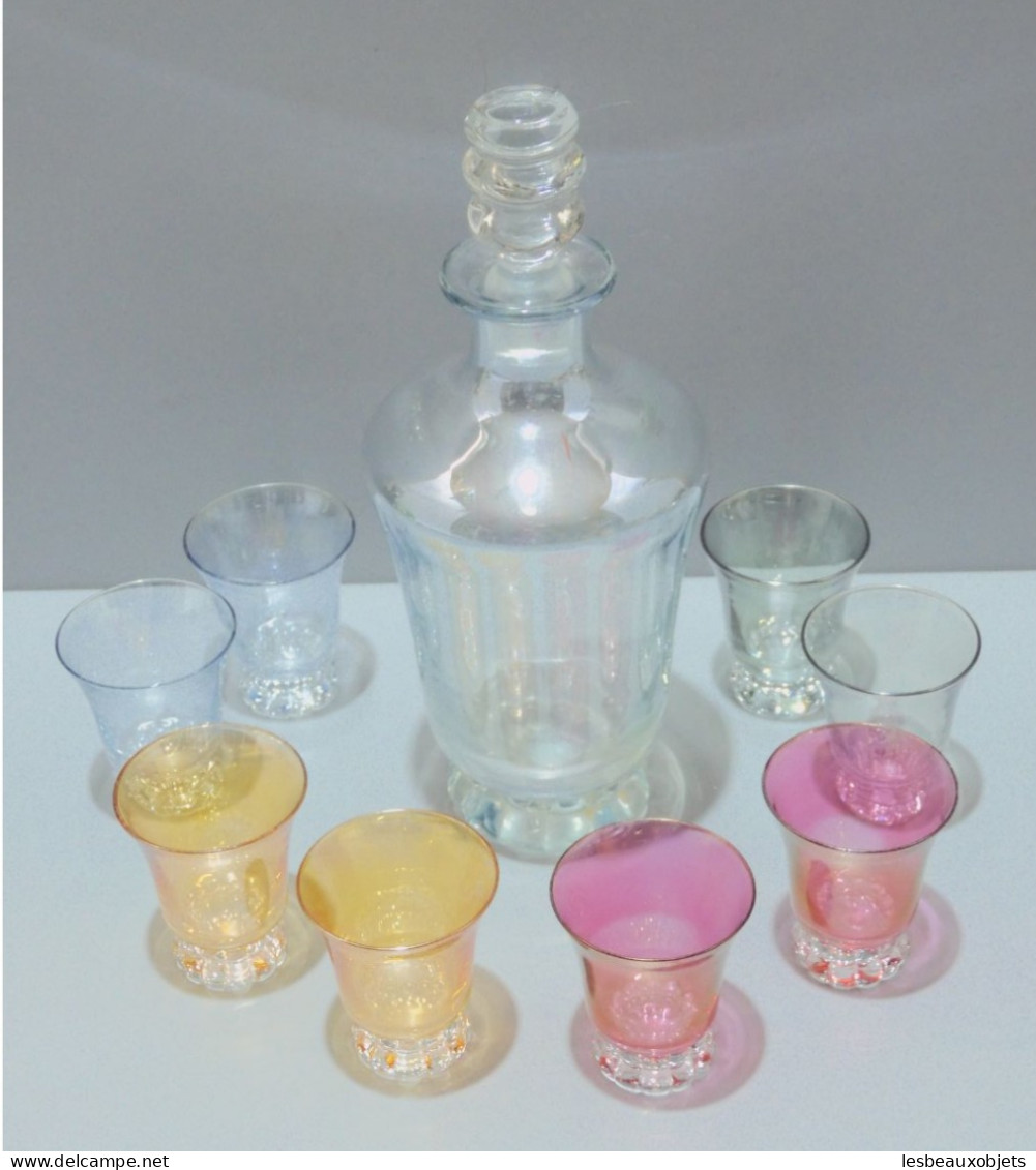 -SERVICE à LIQUEUR VERRE Nacré CARAFE & SON BOUCHON &  8 VERRES VITRINE    E - Glass & Crystal