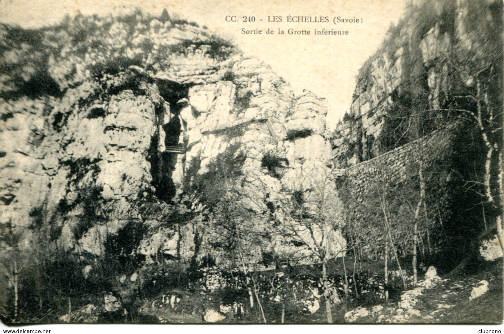 CPA -  LES ECHELLES - SORTIE DE LA GROTTE INFERIEURE - Les Echelles