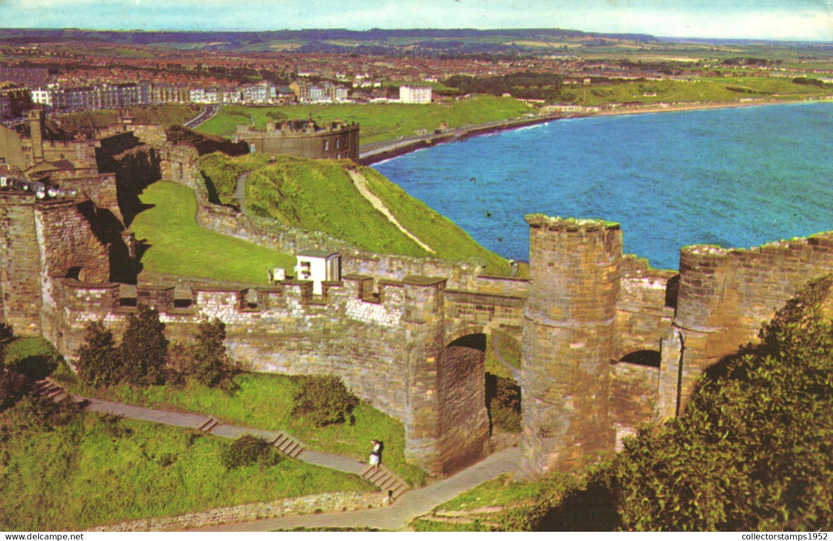 YORKSHIRE, SCARBOROUGH, CASTLE WALL, NORTH BAY, ARCHITECTURE, ENGLAND, UNITED KINGDOM, POSTCARD - Scarborough