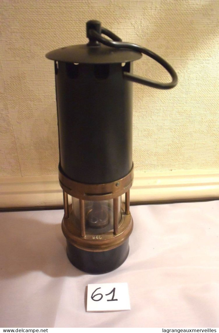 C61 Très Ancienne Lampe De Mineur Avec Numéro 940 Circa 1930-40 Old Lamp - Antike Werkzeuge