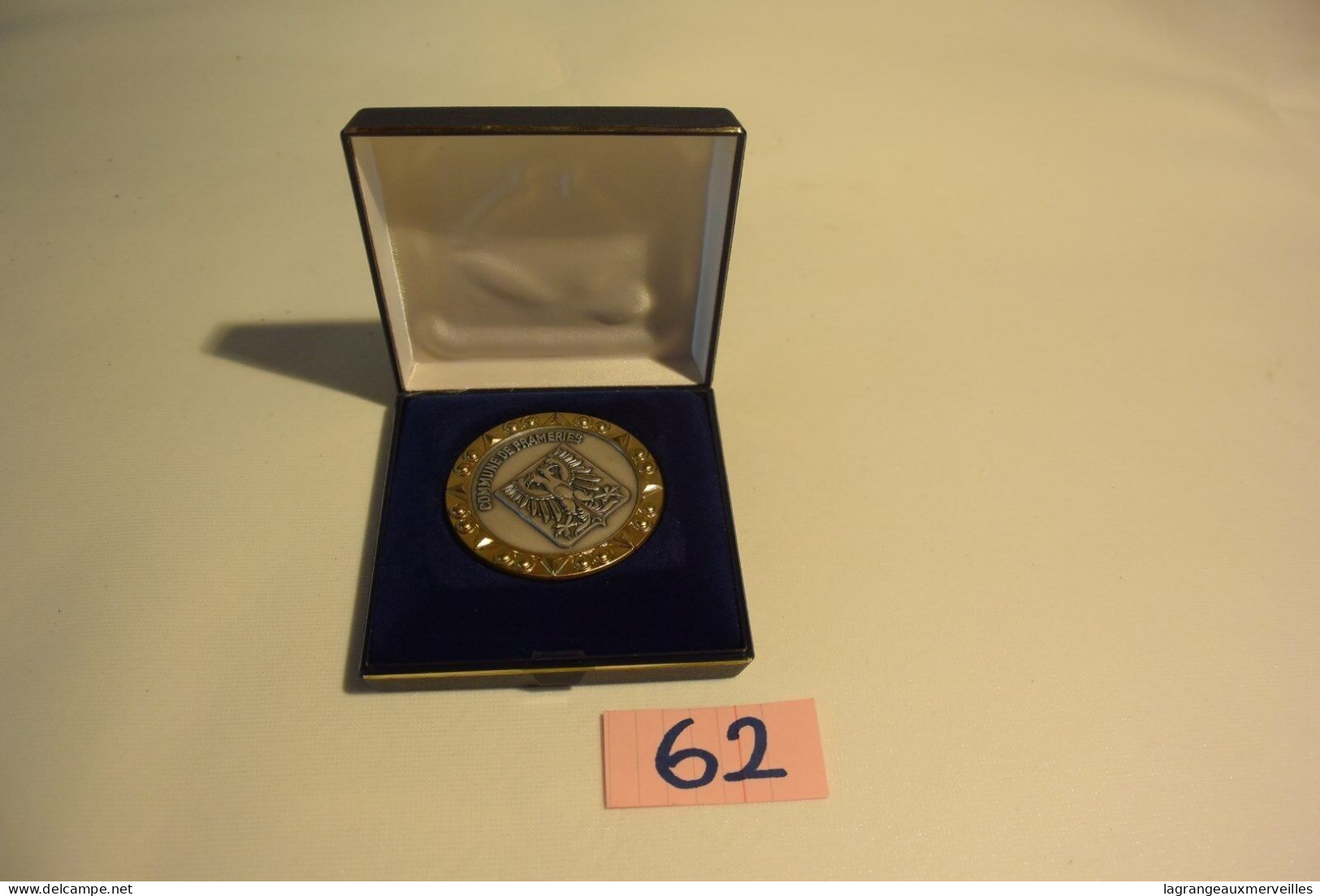 C62 Belle Médaille Commémorative De Frameries Mons Terre D'accueil - Professionnels / De Société