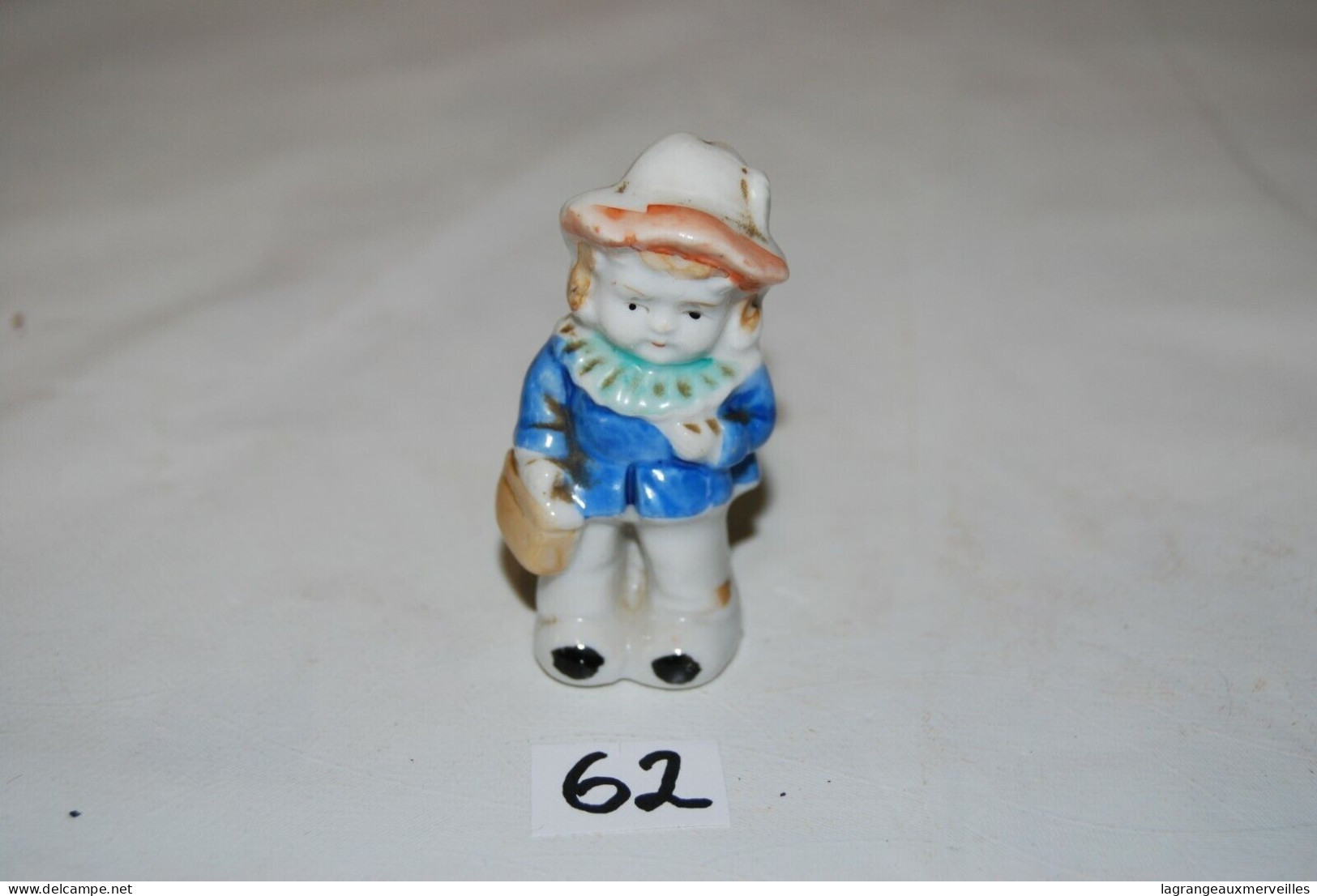 C62 Objet De Vitrine - Personnage - Ecolier - Personnages