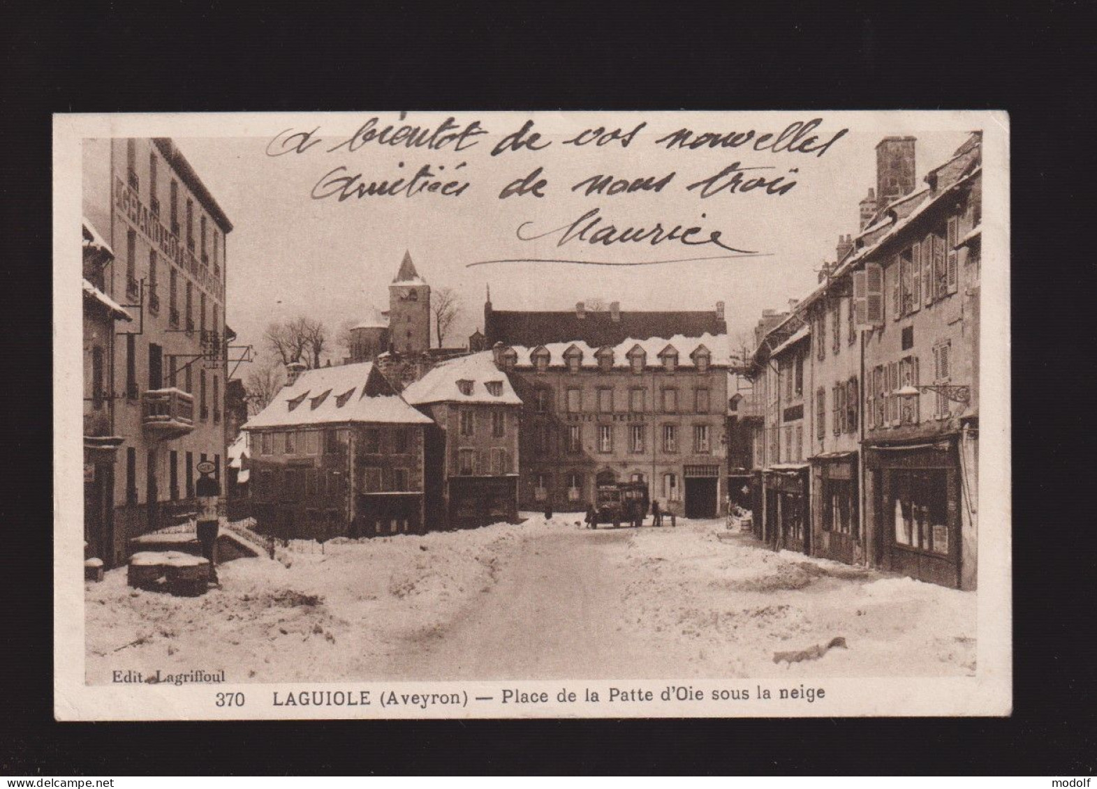 CPA - 12 - Laguiole - Place De La Patte D'Oie Sous La Neige - Circulée - Laguiole