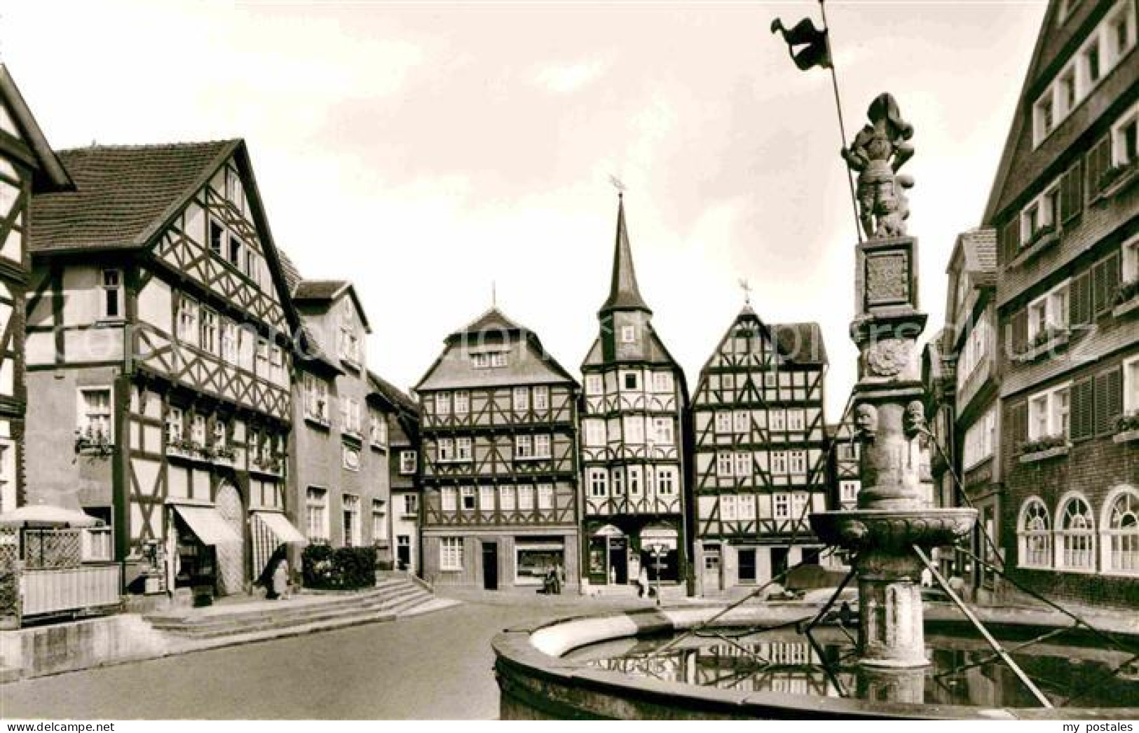 72758728 Fritzlar Markt Mit Rolandsbrunnen Fritzlar - Fritzlar